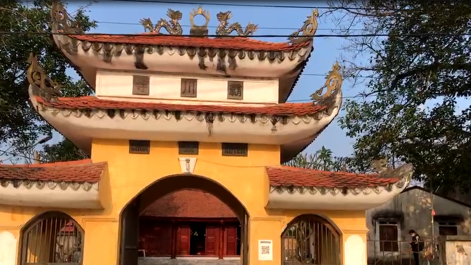01_Cổng Chùa.jpg